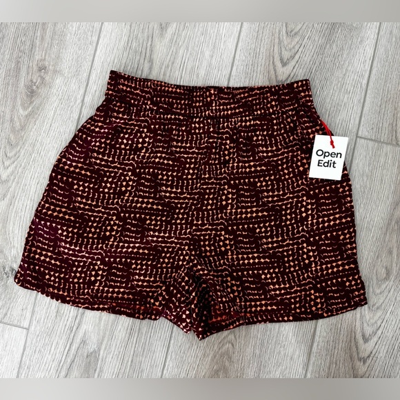 Women's Patterned Shorts - Red and Black - Picture 7 of 7